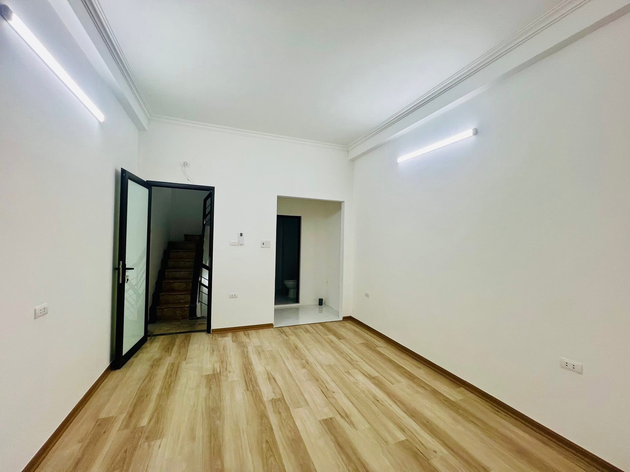 Cho thuê MBKD ngõ ô tô Phố Trung Kinh, 2 tầng x 60m2, 15 Triệu - Spa, Cà Phê, Salon, hàng ăn... - Ảnh 2